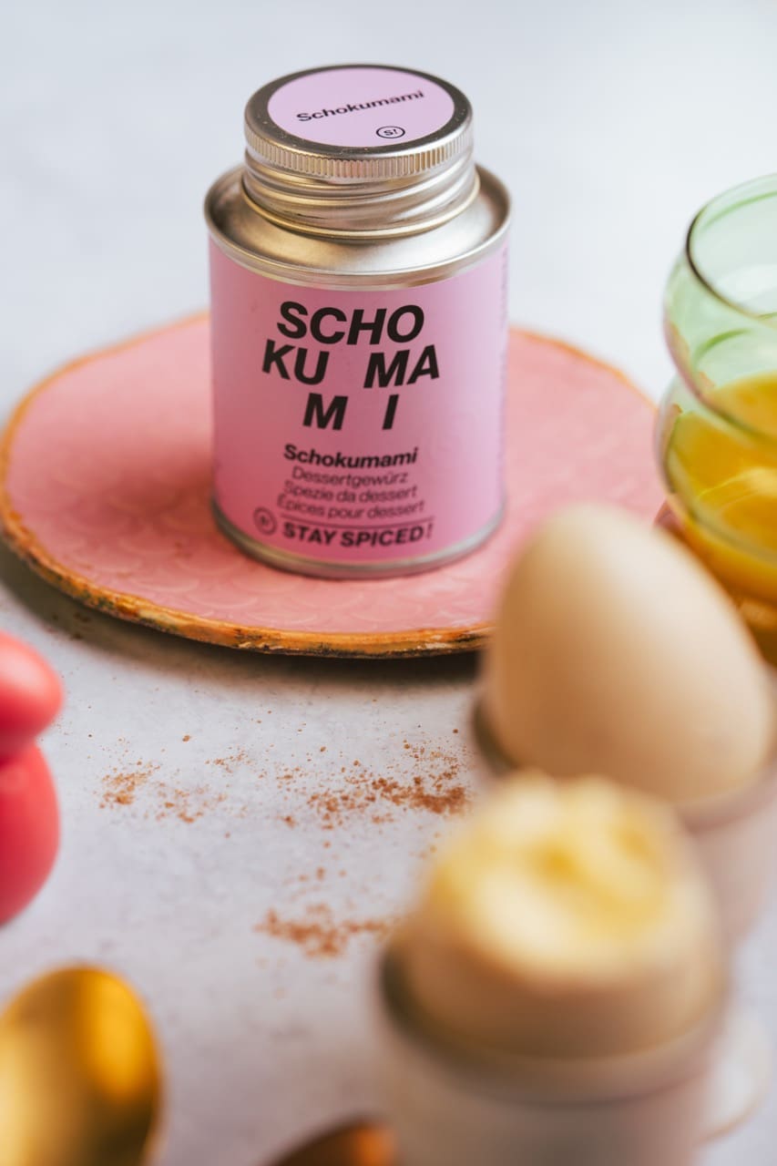 Gefüllte Schoko-Ostereier mit Dessertcreme | Das perfekte Osterdessert 5 Diese gefüllten Schoko-Ostereier mit cremiger Füllung sind das perfekte Dessert zu Ostern – schnell gemacht, vielseitig und richtig hübsch.