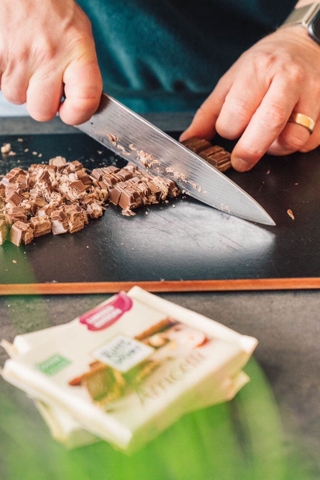 Original italienische Cannoli mit Ricotta-Amicelli-Füllung – knusprig, cremig & einfach selbst gemacht 14 Knusprig, cremig, himmlisch! Unsere Cannoli mit Ricotta und Ritter Sport Amicelli holen dir echtes Italien-Feeling in die Küche. Jetzt nachmachen!