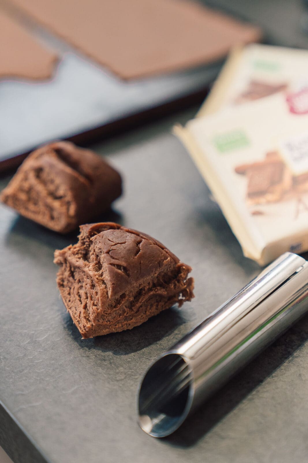 Original italienische Cannoli mit Ricotta-Amicelli-Füllung – knusprig, cremig & einfach selbst gemacht 2 Knusprig, cremig, himmlisch! Unsere Cannoli mit Ricotta und Ritter Sport Amicelli holen dir echtes Italien-Feeling in die Küche. Jetzt nachmachen!