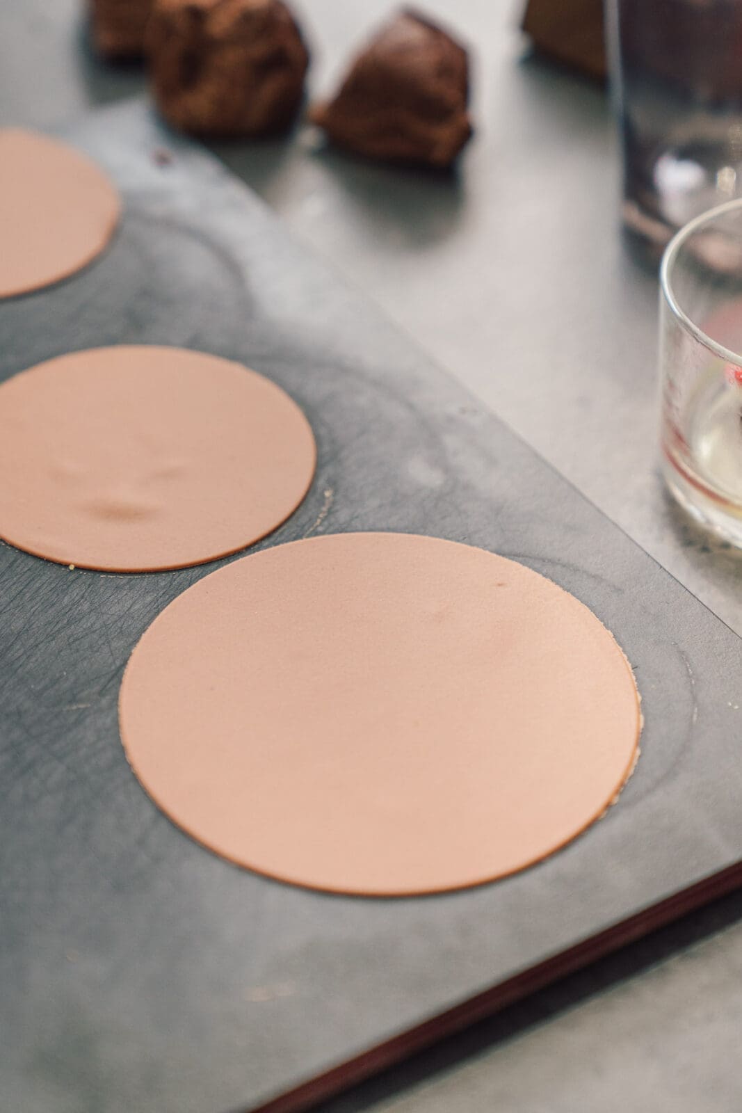 Original italienische Cannoli mit Ricotta-Amicelli-Füllung – knusprig, cremig & einfach selbst gemacht 7 Knusprig, cremig, himmlisch! Unsere Cannoli mit Ricotta und Ritter Sport Amicelli holen dir echtes Italien-Feeling in die Küche. Jetzt nachmachen!