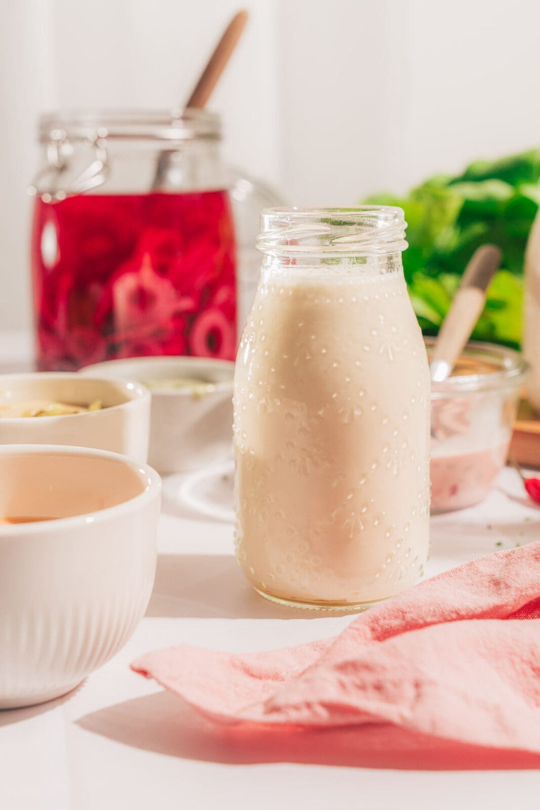 Cremiges Salatdressing nach altem Familienrezept: Mit aromatischer Brühe-Reduktion, Senf & Knoblauch. Einfach selbst gemacht!
