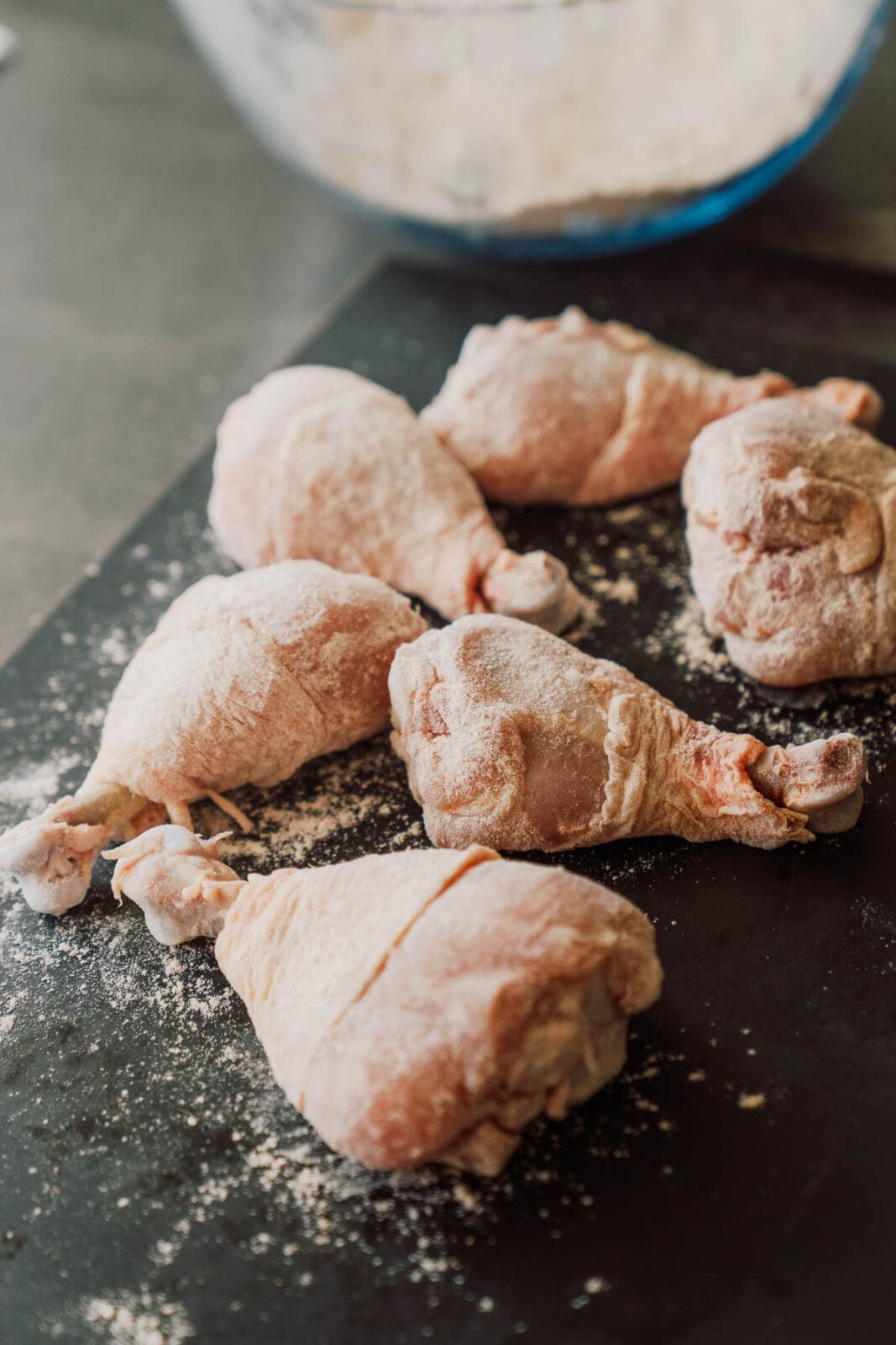 Entdecke unser Originalrezept für knusprige Hot Wings Buffalo Style aus der Heißluftfritteuse mit legendärer scharfer Sauce. Einfach & lecker!