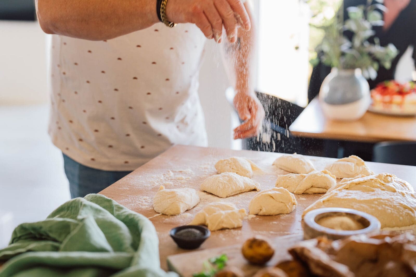 Rezept für fluffige dänische Kartoffelbrötchen direkt aus dem Ferienhaus! Unsere Frühstücksidee für den perfekten Urlaubsgenuss.