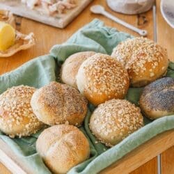Rezept für fluffige dänische Kartoffelbrötchen direkt aus dem Ferienhaus! Unsere Frühstücksidee für den perfekten Urlaubsgenuss.
