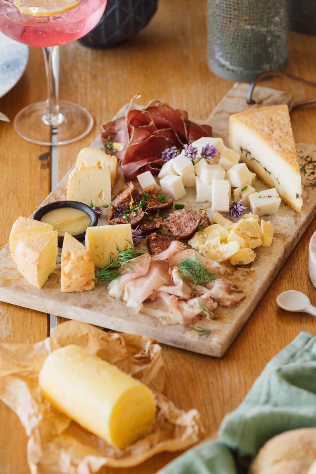 Rezept für fluffige dänische Kartoffelbrötchen direkt aus dem Ferienhaus! Unsere Frühstücksidee für den perfekten Urlaubsgenuss.