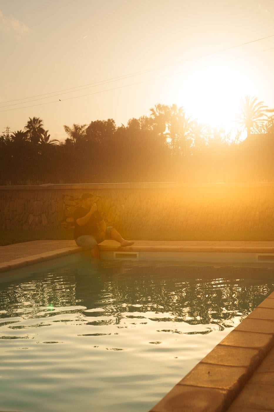 Mallorca2024 071 | Die Mallorca Nebensaison ist so viel mehr als nur Ballermann, Schinkenstraße und Party-Tourismus! Wie ist das bei euch? Habt ihr bei Mallorca auch zuerst die überfüllten Strände und lauten Bars im Kopf? Dann lasst euch von uns auf eine Reise mitnehmen, die euer Bild von der Lieblingsinsel der Deutschen komplett verändern wird. Wir waren nun schon mehrfach dort und haben bei jedem Besuch tiefere Einblicke in die echte und authentische Seite dieser fantastischen Insel bekommen. Und ganz wichtig: Wir reisen immer in der Mallorca Nebensaison!&nbsp;Das ist der Schlüssel, um die versteckten Schätze wirklich zu erleben.&nbsp; Wir zeigen euch unsere persönlichen Geheimtipps für Restaurants, charmante Orte und einzigartige Läden fernab vom Trubel. Jetzt geht's also los mit jeder Menge Genuss und vielen tollen Erlebnissen.