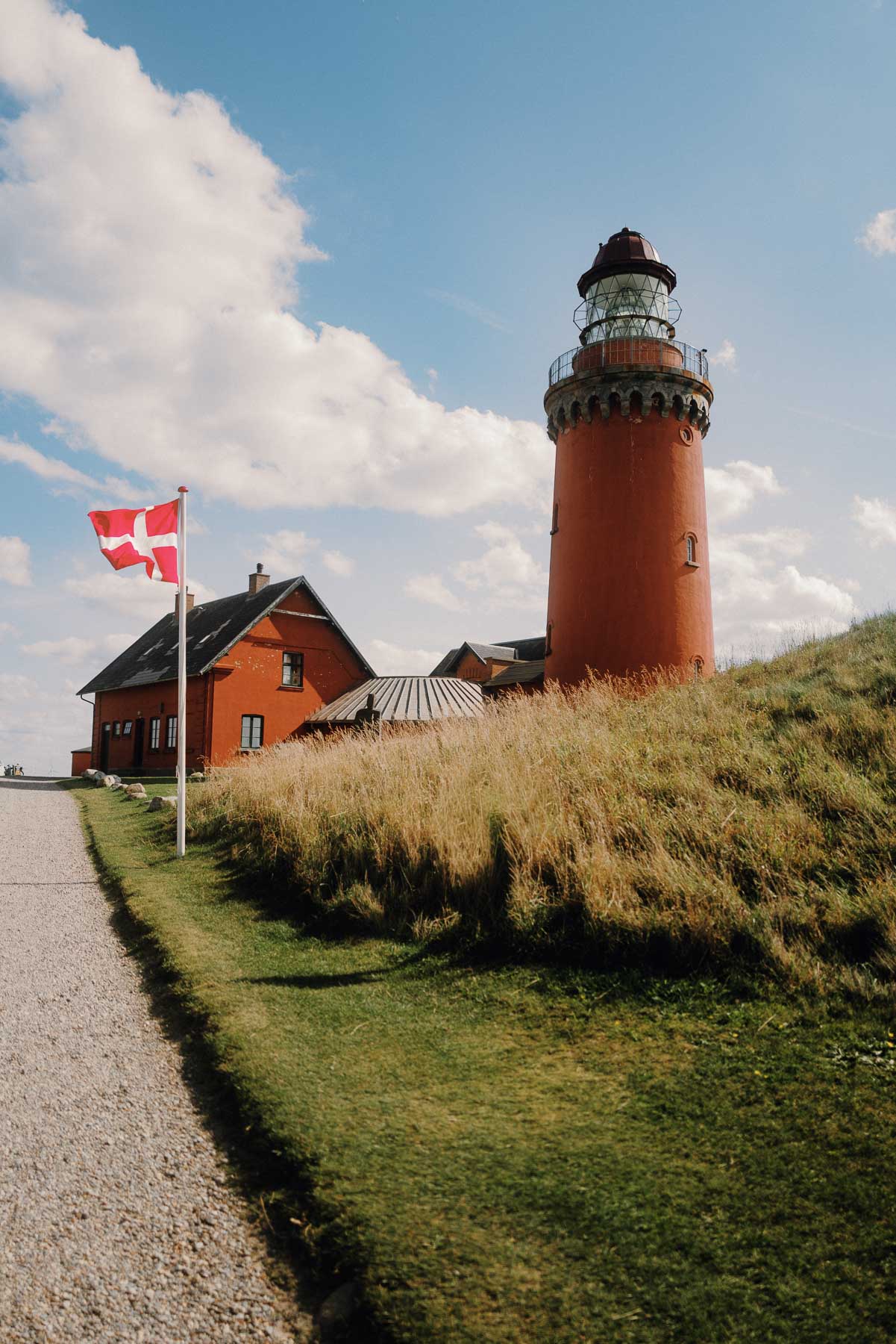 Leuchtturm Bovbjerg Fyr an Dänemarks Nordwestküste zeigt sich im Spätsommer von seiner ruhigsten Seite.
