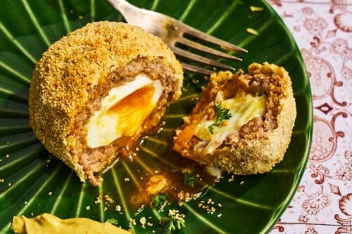Blog Scotch Eggs Airfryer 5 | Ein Klassiker neu interpretiert: Wir haben schottische Eier in die Heißluftfritteuse geworfen. Das Ergebnis? Eine unschlagbare Kruste ohne Fettgeruch in der Küche!