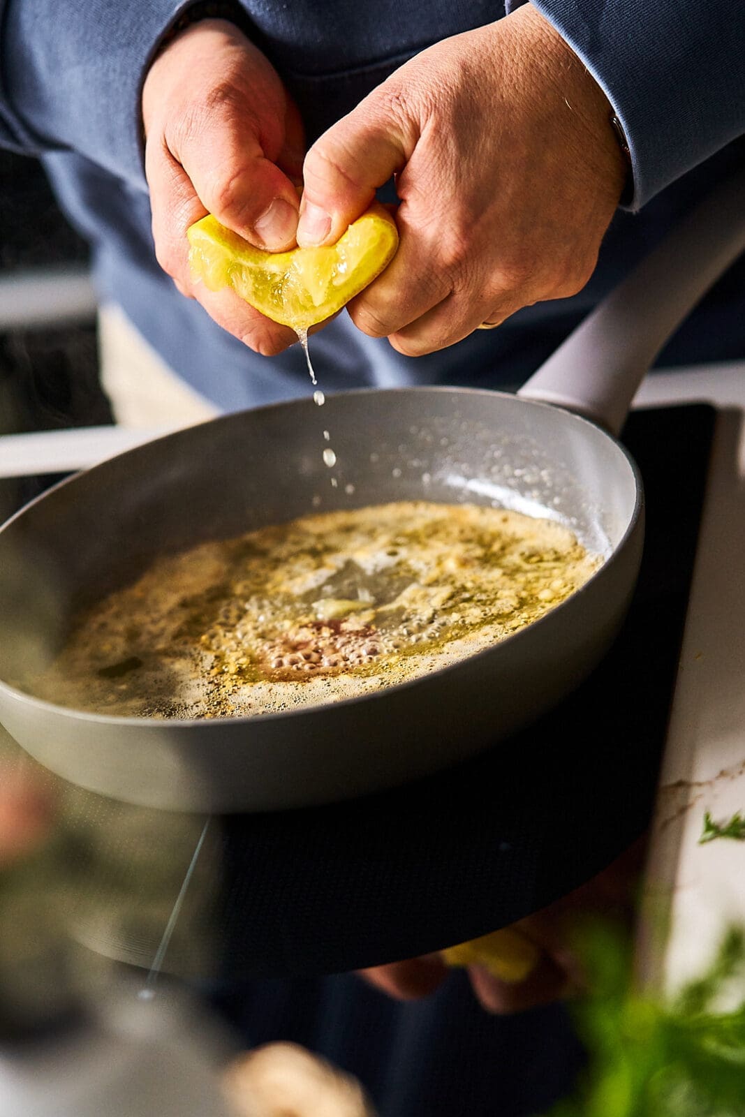 Pasta al Limone mit Lachs und cremiger Zitronensauce