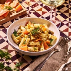 Pasta al Limone mit Lachs und cremiger Zitronensauce