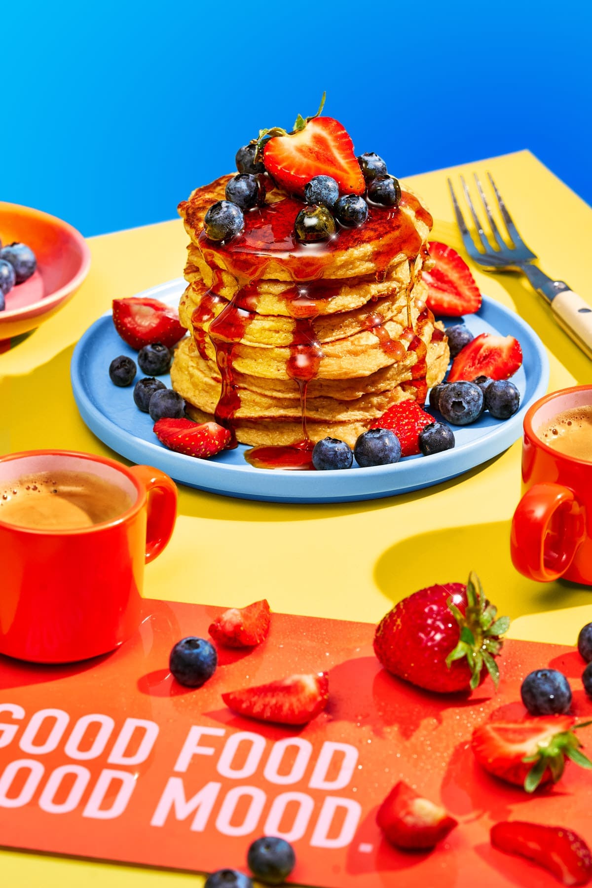 Fluffige Protein Pancakes mit Skyr auf dem Teller