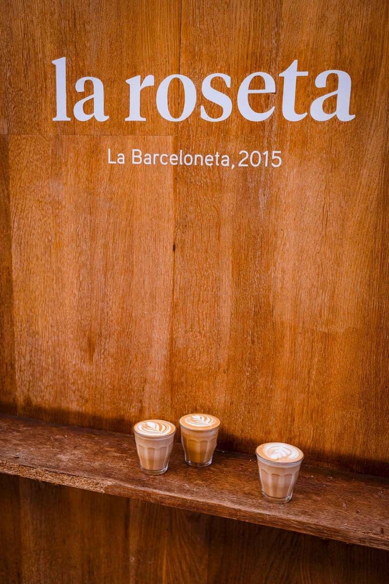 Barcelona Food Guide: Unsere Lieblingsorte in unserer Lieblingsstadt 45 Schild der Café-Bar La Roseta in Barceloneta, Barcelona