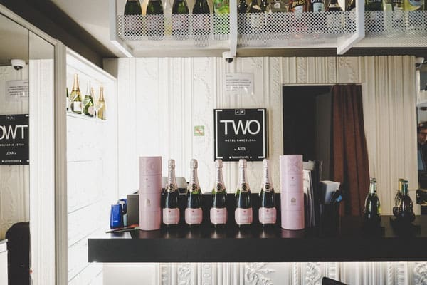 Barcelona Food Guide: Unsere Lieblingsorte in unserer Lieblingsstadt 59 Empfang mit Cava im TWO Hotel Barcelona by Axel
